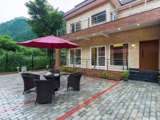 Alaya Stays 3 BHK with Lush Garden & Gazebo - Avasa - 6