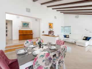 Villa Dea - Luxury Villa with Outdoor Swimming Pool - Vučevica - 5