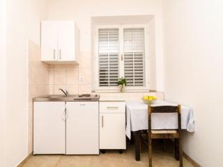 Guest House Kiko - Apartment with Balcony A5 - Pomena - 8