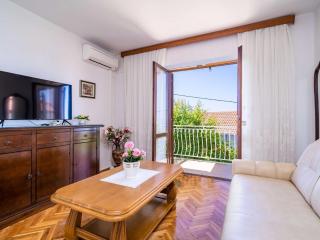 Apartments Stella - Three-Bedroom Apartment with Balcony and Terrace - 7
