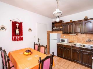 Apartments Stella - Three-Bedroom Apartment with Balcony and Terrace - 4