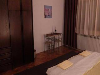 Apartments & Rooms Renduli - One Bedroom Apartment with Balcony - Rakovica - 3