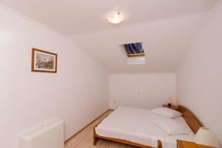 Apartments Plavac Mali- Two Bedroom Apartment with Balcony and Sea View - Potomje - 2