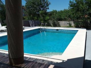 Apartments Villa Dona -Two Bedroom Apartment with Shared Swimming Pool - Vela Luka - 2