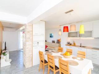 Apartment Lula - Superior Two-Bedroom Apartment with Balcony and Sea View - 1