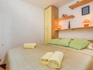 Apartments Paola - Studio Apartment with Terrace and Sea View - Karlobag - 2