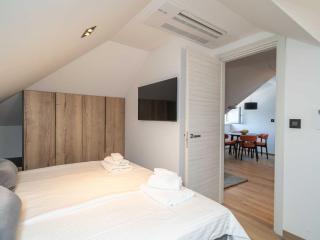 Apartments Villa Royale - One Bedroom Apartment with Sea View - 2
