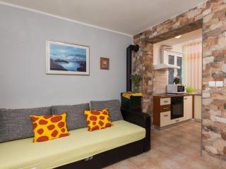 Apartment Lolo - Two Bedroom Apartment with Loggia and Street View - 8