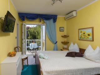 Rooms Tupina by Paulina - Standard Double Room with Balcony and Sea View Room 3 - Mlini - 3
