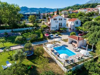 Apartments Mali Paradiso - Two Bedroom Apartment with Balcony and Pool View A4 - 4