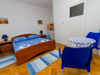 Apartments Ivana TR -Studio with Terrace A2 - Trogir - 9