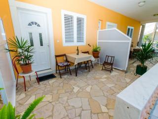 Apartments Ivana TR -Studio with Terrace A2 - Trogir - 4