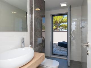 Apartments Dva Galeba - One Bedroom Apartment with Garden Terrace 202 - 5