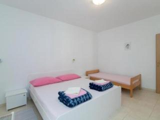 Apartments Boguvila - Two-Bedroom Standard Apartment with Terrace A6 - ST - 2