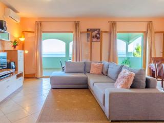 Seafront Holiday Home Marija-Three Bedroom Holiday Home with Sea View - Prigradica - 9