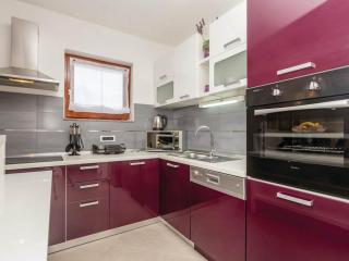 Apartments Paola - Two Bedroom Apartment with Terrace and Sea view - Karlobag - 5