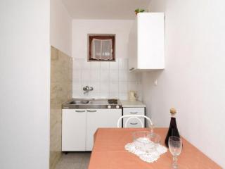 Apartment Dalmatin uljana - Two-Bedroom Apartment 2 - Žuljana - 9