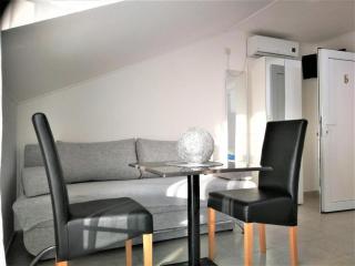 Apartments Milic - Studio Apartment with Sea View 4 - 2 - Gornji Karin - 8