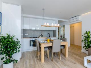 Apartments Lazarin - Two Bedroom Apartment with Balcony and Sea View 1 Veliki - 9
