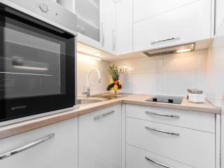Fancy Apartments Dream - Comfort One Bedroom Apartment with Balcony and Sea View 1 - Brna - 6