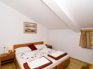 Apartments Senjo - One Bedroom Apartment with Balcony and Side Sea View Apartman 6 - Cavtat - 4