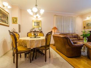 Apartment Paco - Three-Bedroom Apartment with Balcony and Sea View - 6