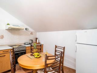 Apartments & Rooms Mara & Petrunjela - One Bedroom Apartment with Balcony and Sea View - Cavtat - 1