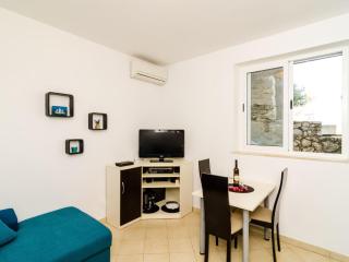 Apartment Eulalija- One-Bedroom Apartment with Terrace and Sea View - 7
