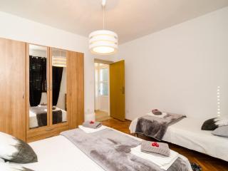 Apartment Eulalija- One-Bedroom Apartment with Terrace and Sea View - 1