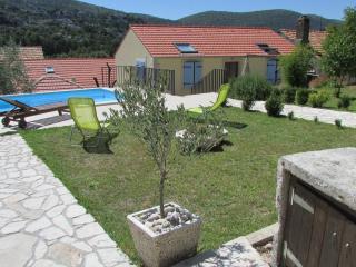 Holiday Home Stari Zoganj - Two Bedroom Holiday Home with Terrace and Swimming Pool - Potomje - 9