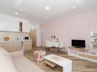 Apartments Marmo - Comfort One Bedroom Apartment with Balcony and Sea View Apartman 2 - Mlini - 8