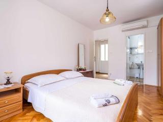 Apartments Zarac - One Bedroom Apartment with Balcony and Sea View Milanka - 2