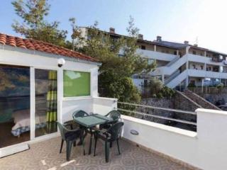 Aquarium Duplex - Duplex Two-Bedroom Apartment with Terrace - 0