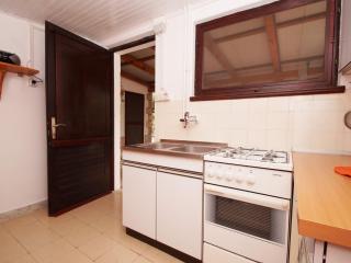 Vacation House Planika - Two Bedroom Holiday Home with Terrace and Sea View - 6