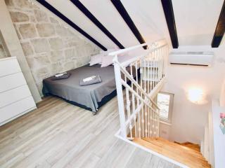 Dalmatian White Shell Apartment- Two Bedroom Apartment - 3