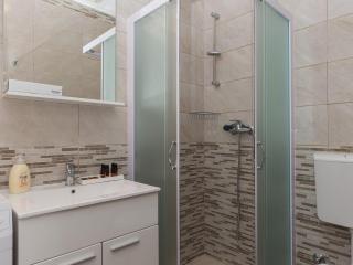 Apartments Olive - One Bedroom Apartment with Terrace and Partial Sea View - Popolica 50 - 2