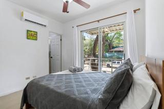 VVII2 2 bdrm with ensuite bathrms in centre of town - 9