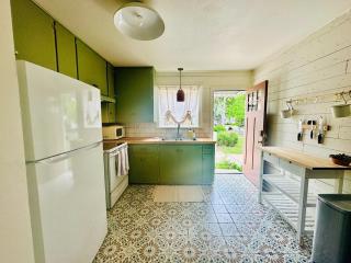 Rosedale Bungalow - Austin - 4