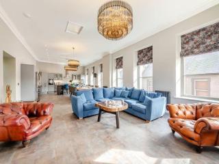 Eye Mouth Luxury Stays - 6