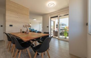 3 Bedroom Awesome Apartment In Kozino - Kožino - 5