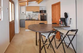 Nice Home In Monteux With Wifi - 8