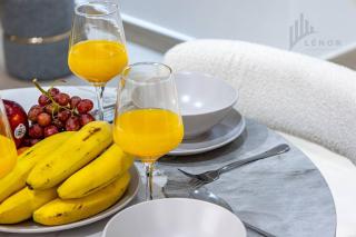Chic 2BR with Partial Burj Khalifa View - Dubai - 3