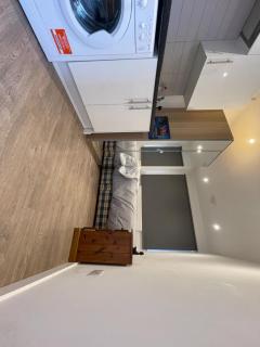 63 studio room for single or double occupancy - Brentwood - 4