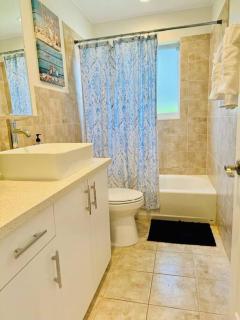 Beach and Fun Heated Pool Tiki Hut Firepit - Pompano Beach - 8