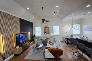 Modern Galleria Gem Private Jacuzzi 3 BR - Houston - 3