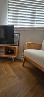 Salisbury City Centre 2-Bedroom Serviced Accommodation-Apartment - PennyVille - 1