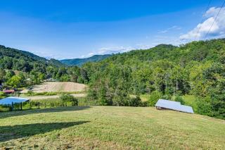 Riverfront Cabin w/ Mtn Views in Tuckasegee! - 8