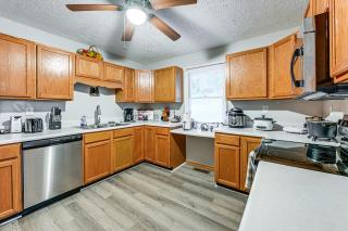 Riverfront Cabin with Mtn Views in Tuckasegee! - Tuckasegee - 2