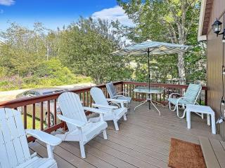 Beach Daze Cottage Brought to you by GetAway Vacations - York - 9