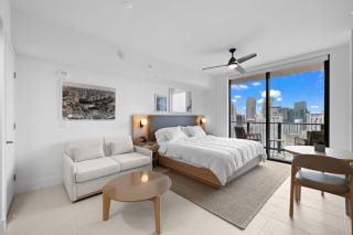 Ultimate Elegance Studio with Panoramic City Views - Miami - 0